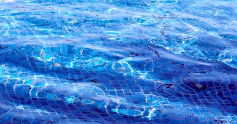 Protégez votre piscine Intex toute l'année : comment bien choisir sa bâche
